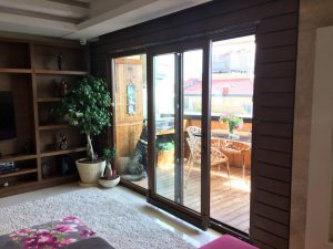 پنجره دوجداره ریلی با پروفیل upvc طرح چوب ویستابست مدل فولکس واگنی