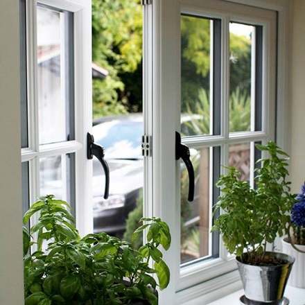 پنجره upvc تک حالته