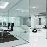 در شیشه ای سکوریت