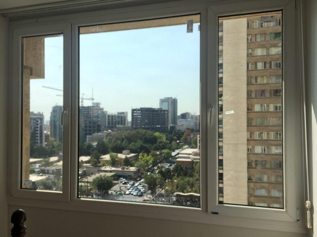 پنجره در تهران
